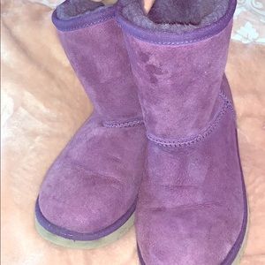 Used Ugg Australia. Adorable Purple color💜